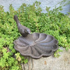 Pítko pro ptáky, krmítko s ptáčkem