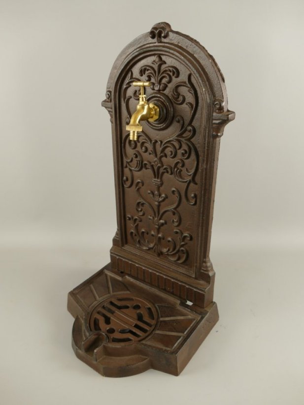 Zahradní litinová kašna ZDOBENÁ / HNĚDÁ patina 64cm