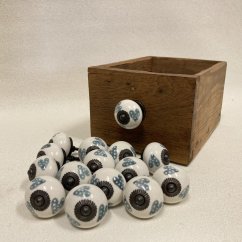 Nábytková keramická knopka - úchytka BÍLÁ SE SRDÍČKY 40mm