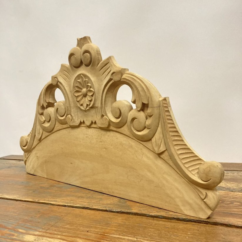 Nábytková horní řezba, ozdoba 540x315mm