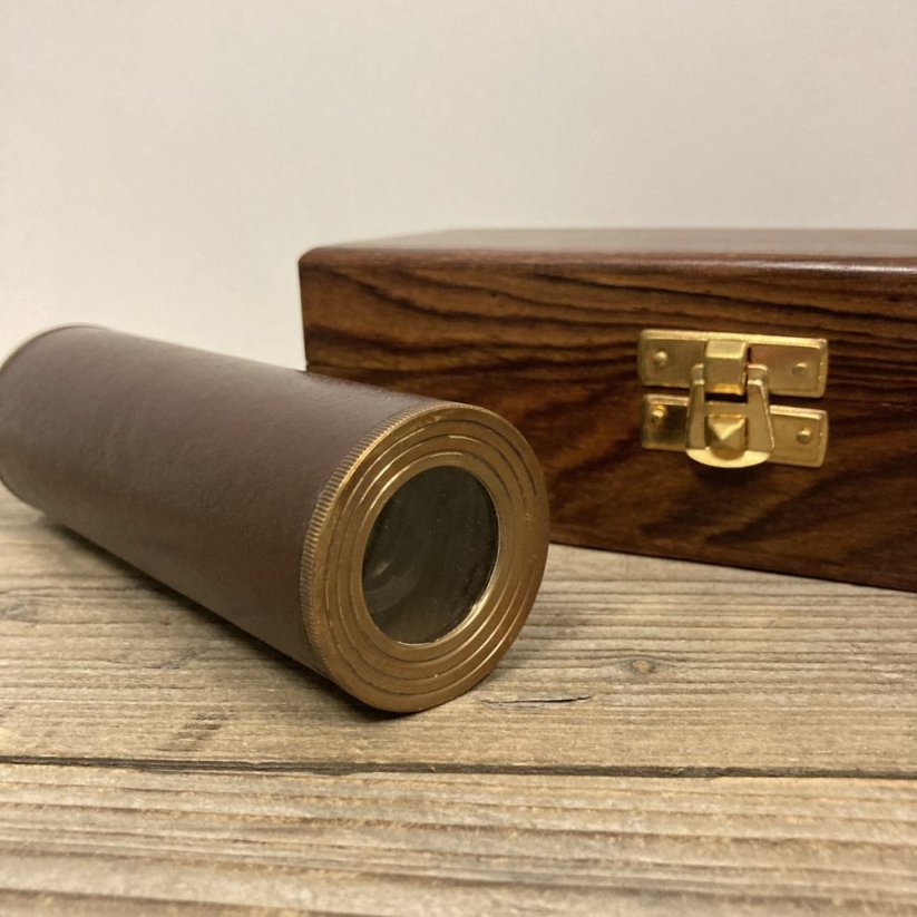 Námořní teleskopický dalekohled 40cm