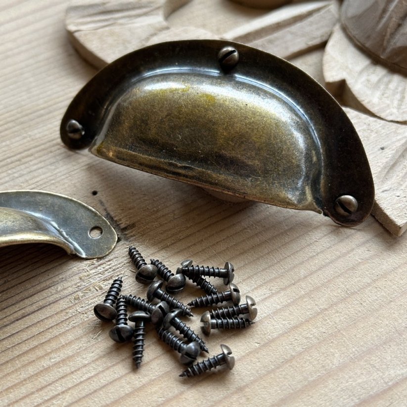 Nábytkové madlo, úchyt MUŠLE KLASIK Mg - varianty: vrut k uchycení 3x12mm