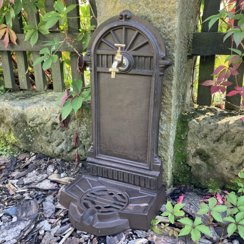 Zahradní litinová kašna KLASIK / HNĚDÁ patina 64cm