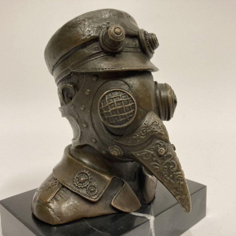 Bronzová socha STEAMPUNK MOROVÝ LÉKAŘ