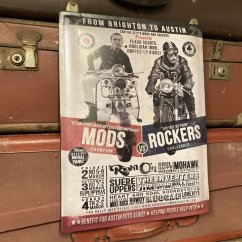 Plechová cedule MODS vs. ROCKERS 40x30cm