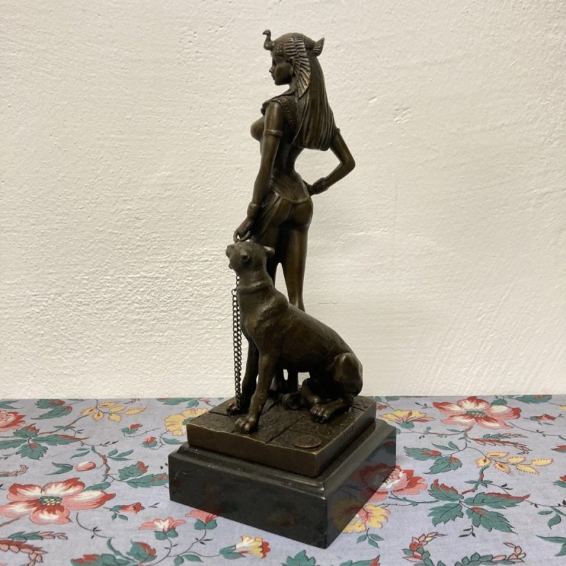 Bronzová socha CLEOPATRA