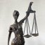 Bronzová socha SPRAVEDLNOST - JUSTICE 23cm