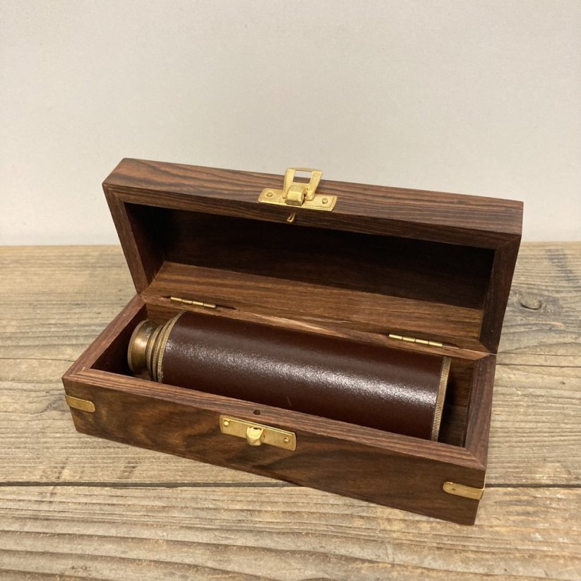 Námořní teleskopický dalekohled 40cm
