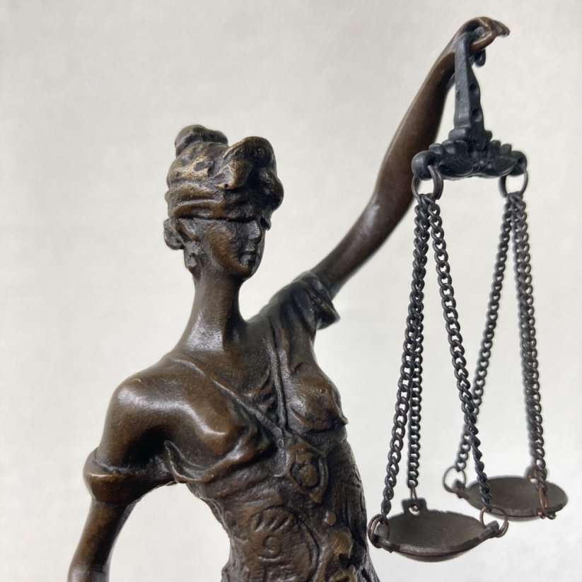 Bronzová socha SPRAVEDLNOST - JUSTICE 23cm
