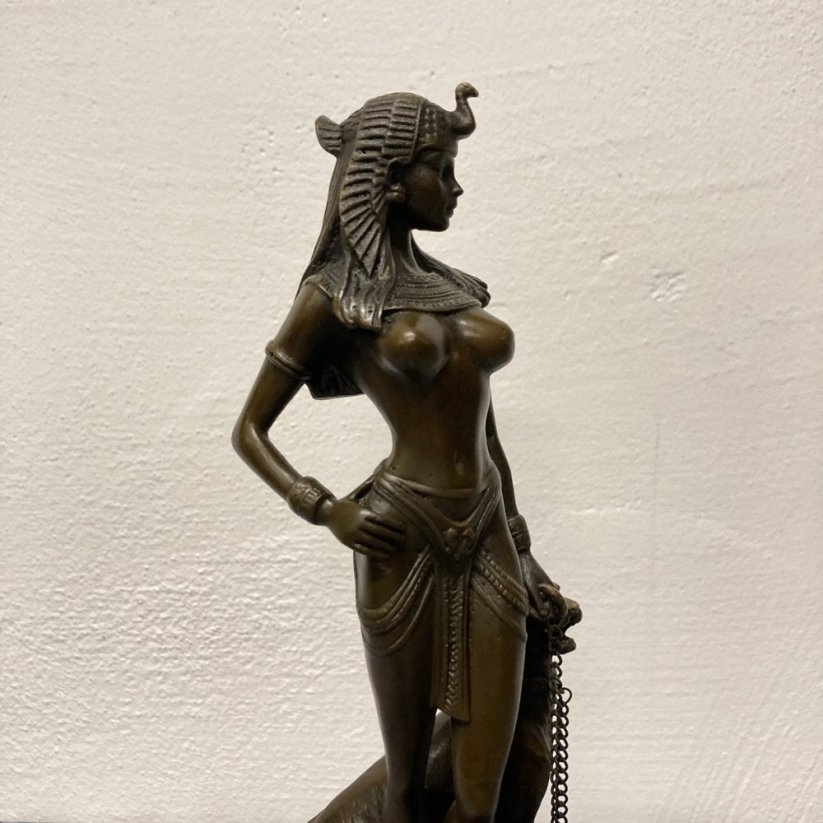 Bronzová socha CLEOPATRA