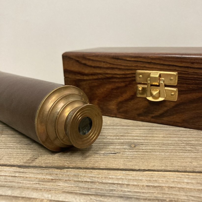 Námořní teleskopický dalekohled 40cm