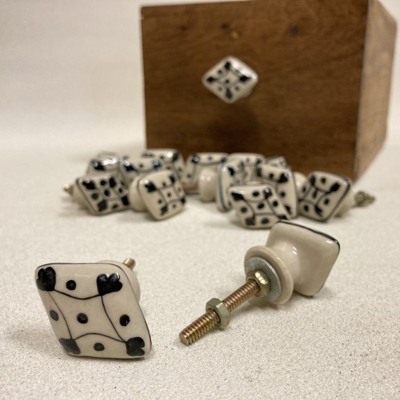 Nábytková keramická knopka - úchytka KRÉMOVÁ 35x25mm