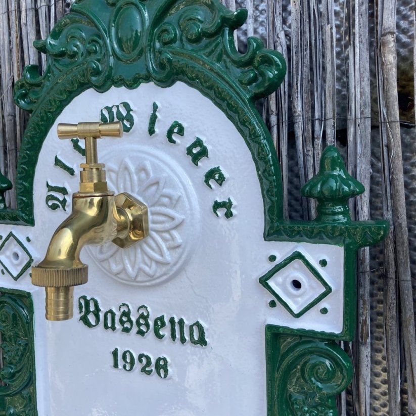 Zahradní výlevka Bassena 1926 - hliník ( bílo-zelená )